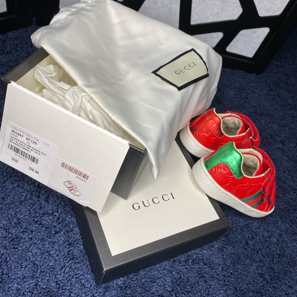 Toddler boys Gucci sneakers size 20 in red